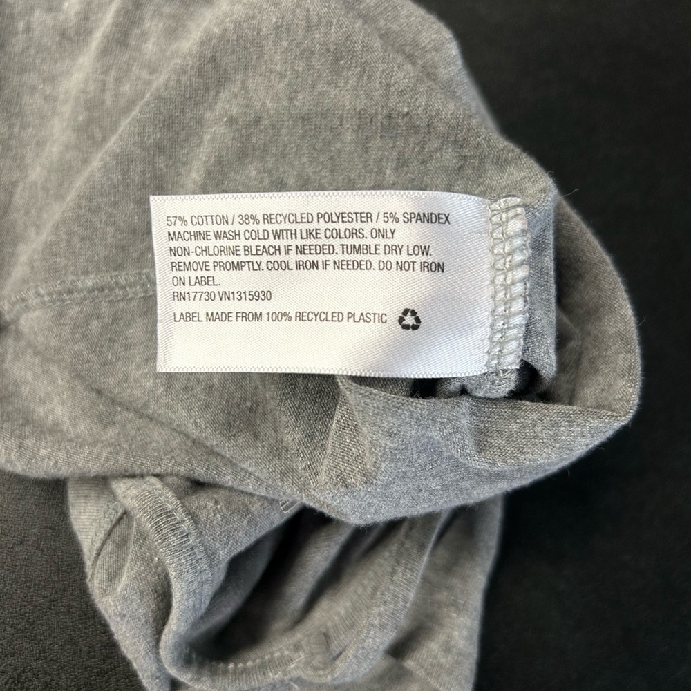 Basic grey tank - Picture 2 of 4